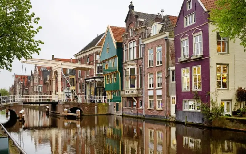 Is Alkmaar Worth Visiting - Old houses in Alkmaar