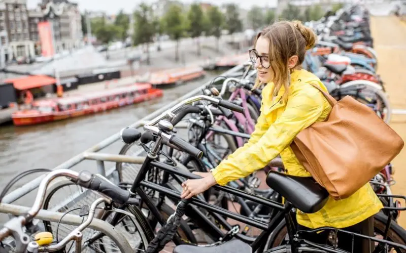 why is cycling so popular in the netherlands